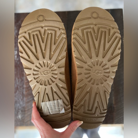 Mens Uggs Tasman chestnut size 10. Have 2 pairs. Brand new with box.. - Picture 2 of 5